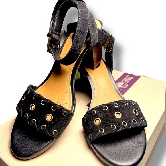 Womens Clarks Artisan Ralene Black Suede Ankle Strap Block Heel Sandals Size 7.5 - Picture 5 of 11